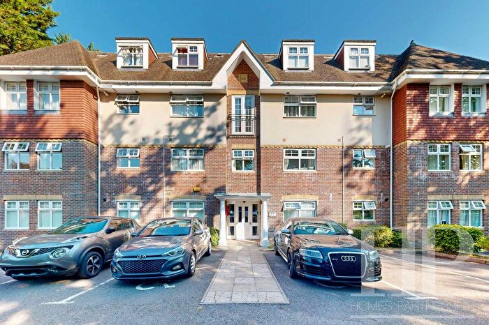 2 Bedroom Flat For Sale In Horsham Road, Brecon Heights, RH11