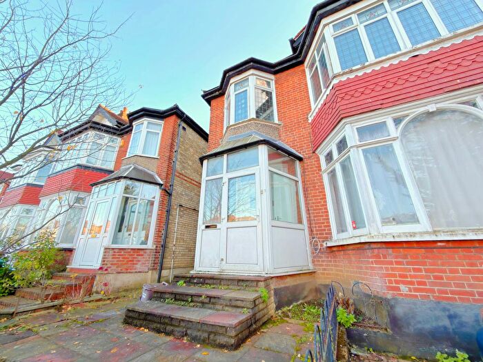 2 Bedroom Flat To Rent In Hurstwood Road, London, NW11