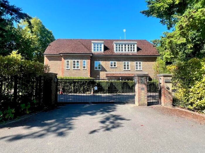 2 Bedroom Flat To Rent In Cross Road, Sunningdale, Ascot, SL5