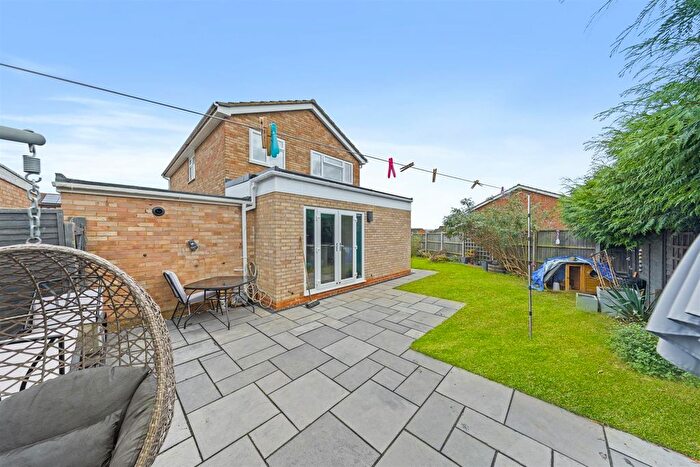 5 Bedroom Detached House For Sale In Bute Brae, Bletchley, Milton Keynes, MK3