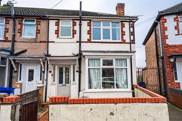 3 Bedroom Terraced House For Sale In Chelmsford Avenue, Grimsby, Lincolnshire, DN34
