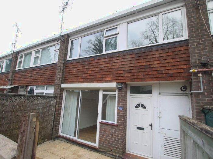 3 Bedroom Flat To Rent In Tubs Hill Parade, London Road, Sevenoaks, TN13