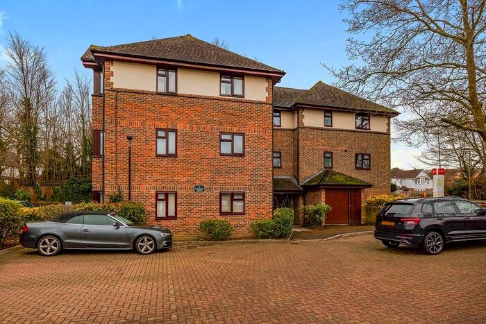 1 Bedroom Flat To Rent In Floyd Close, Tunbridge Wells, Kent TN4