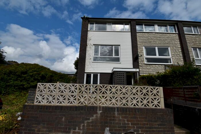 4 Bedroom End Of Terrace House To Rent In Roebuck Gate, Stevenage, SG2