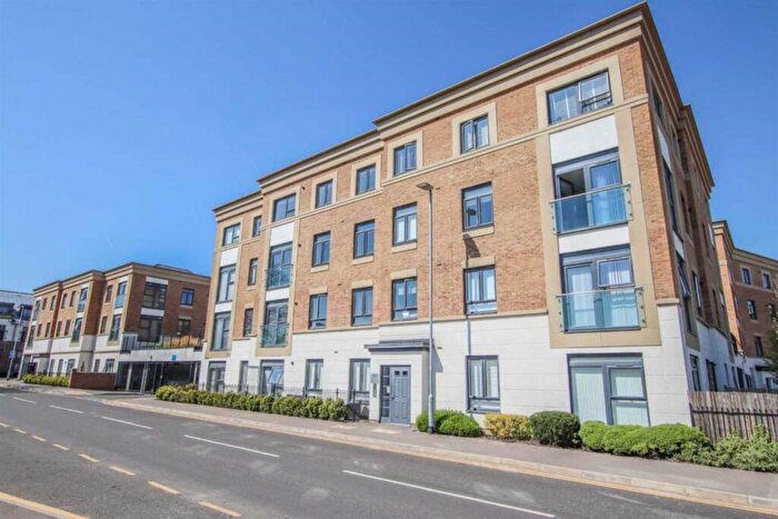 2 Bedroom Flat To Rent In Claud Hamilton Way, Hertford, Hertfordshire, SG14