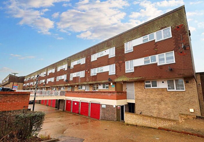 1 Bedroom Flat For Sale In Moorfield, Harlow, Essex, CM18