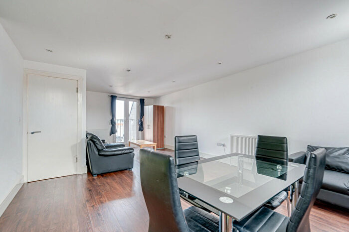 2 Bedroom Flat To Rent In Takoma House, Crouch End, London, N8