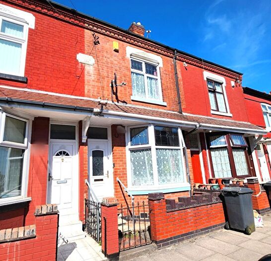 3 Bedroom Terraced House For Sale In Doncaster Road, Leicester, LE4