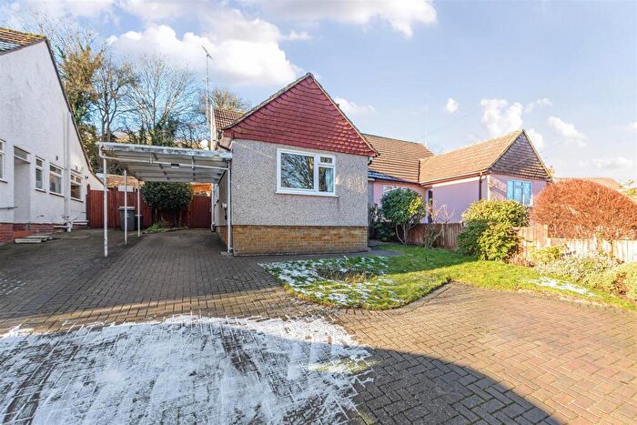 4 Bedroom Semi-Detached Bungalow For Sale In Lynne Close, Orpington, BR6