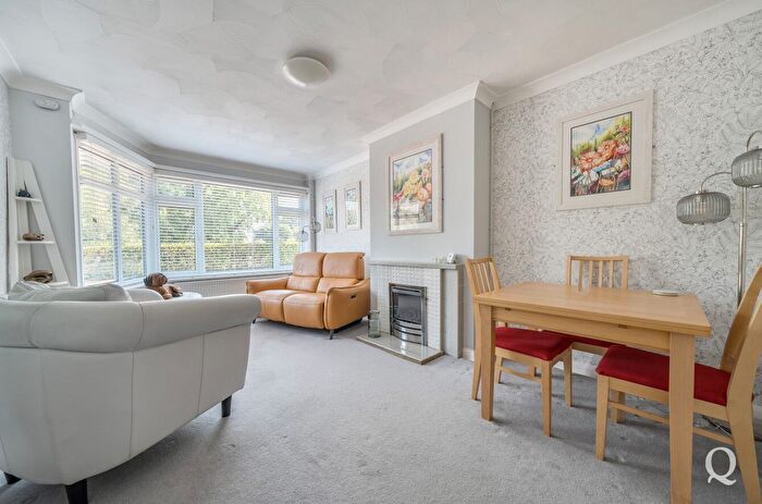 2 Bedroom Bungalow For Sale In Minterne Avenue, Sittingbourne, Kent, ME10