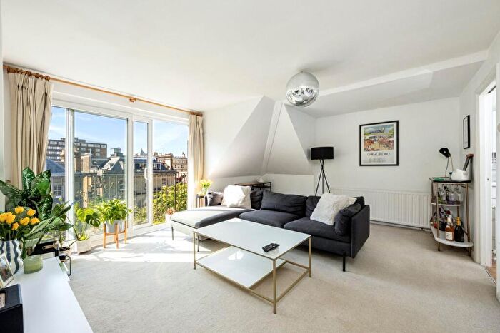 2 Bedroom Flat For Sale In Second Avenue, Hove, BN3