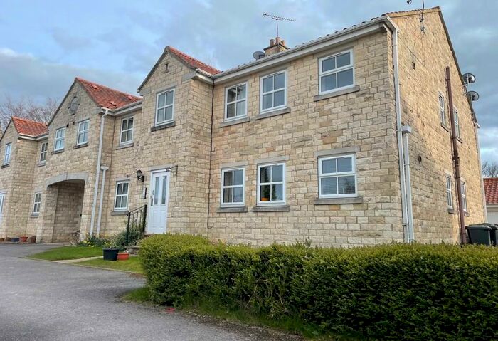 1 Bedroom Flat To Rent In Parlington Villas, Leeds, West Yorkshire, LS25