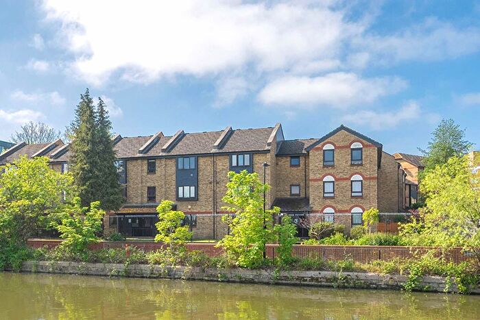 2 Bedroom Flat For Sale In Bakers Hill, Clapton, E5