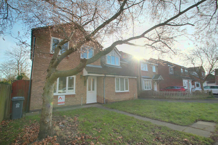 3 Bedroom Semi-Detached House To Rent In Larchwood Close, Leicester, LE2