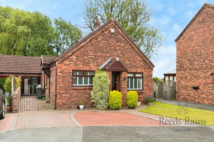 3 Bedroom Bungalow For Sale In The Hollies, Osgodby, Selby, North Yorkshire, YO8