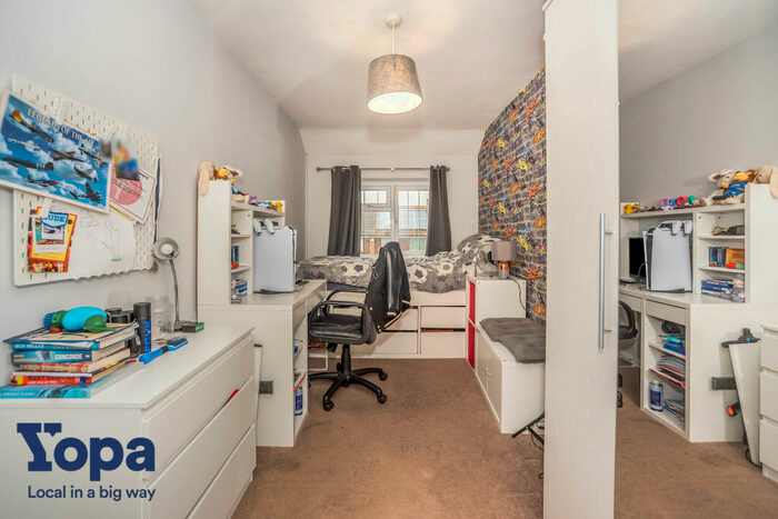 5 Bedroom Semi-Detached House For Sale In St. Botolph Road, Gravesend, DA11