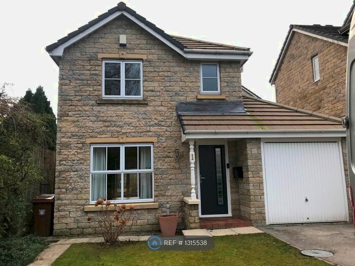 3 Bedroom Detached House To Rent In Overdale Drive, Glossop SK13