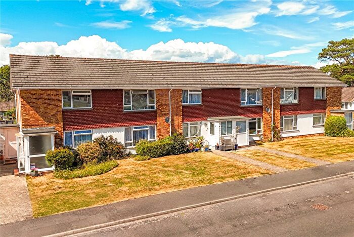 2 Bedroom Flat For Sale In Aspen Place, New Milton, Hampshire, BH25
