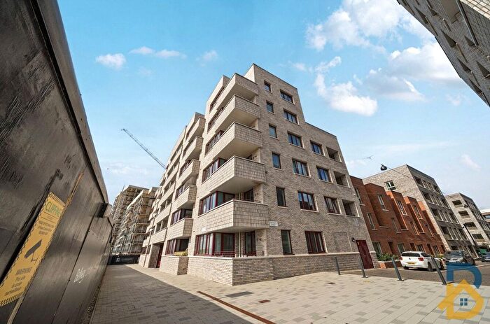 2 Bedroom Flat For Sale In Kings Hill, Dawson Apartments, IG11