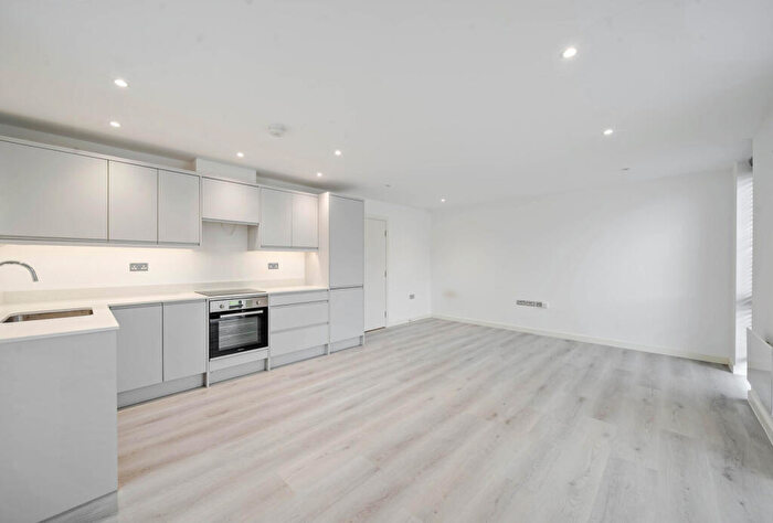 1 Bedroom Apartment For Sale In St. James Road, Sutton, SM1