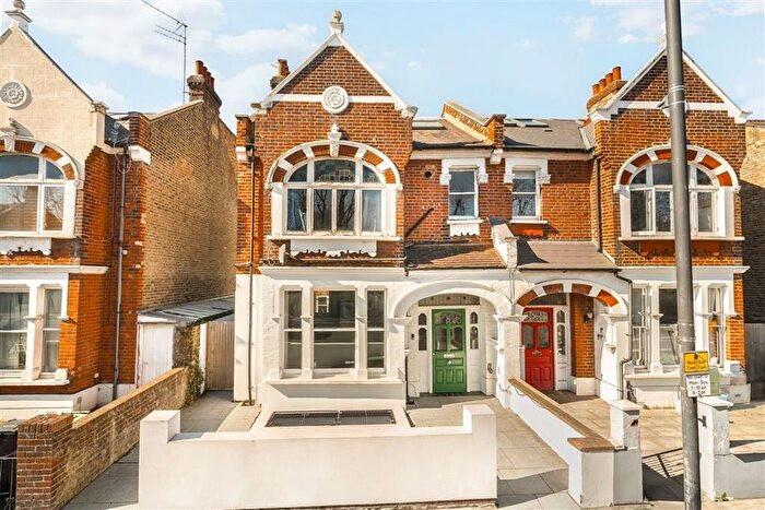 3 Bedroom Flat For Sale In Fulham Palace Road, Bishops Park, SW6