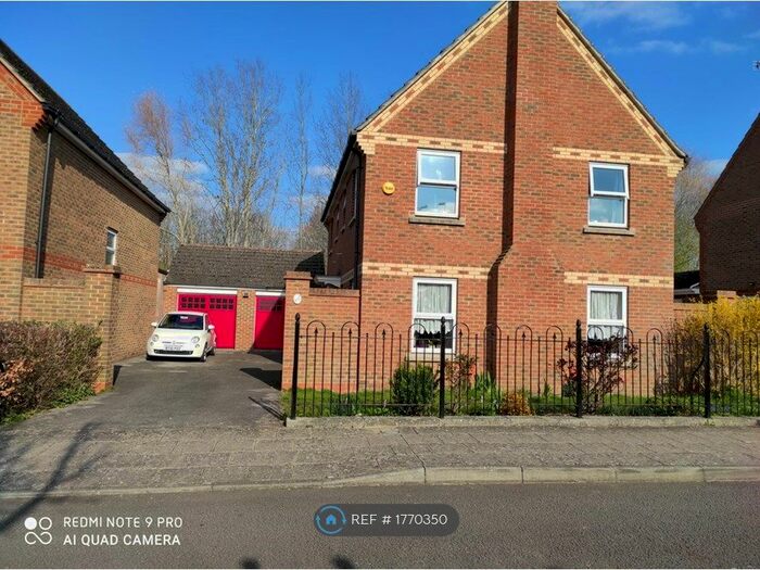 4 Bedroom Detached House To Rent In Sandhill Way, Aylesbury, HP19