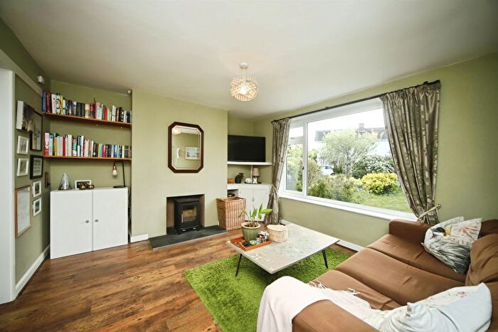 3 Bedroom Semi Detached House For Sale In Deane Drive, Taunton, TA1