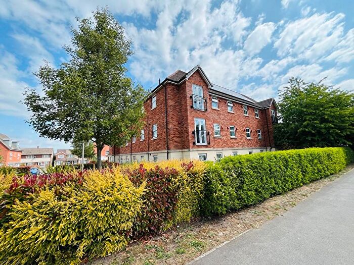 2 Bedroom Flat For Sale In Old Wardour Way, Newbury, RG14