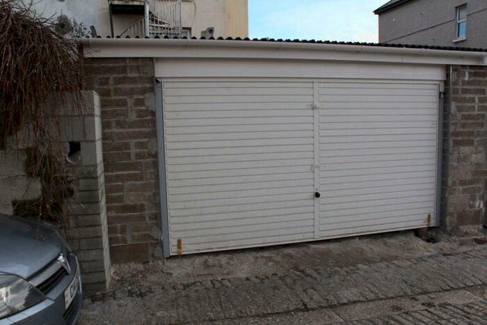 Garage / Parking To Rent In Double Garage, Behind Embamkment Road, PL4