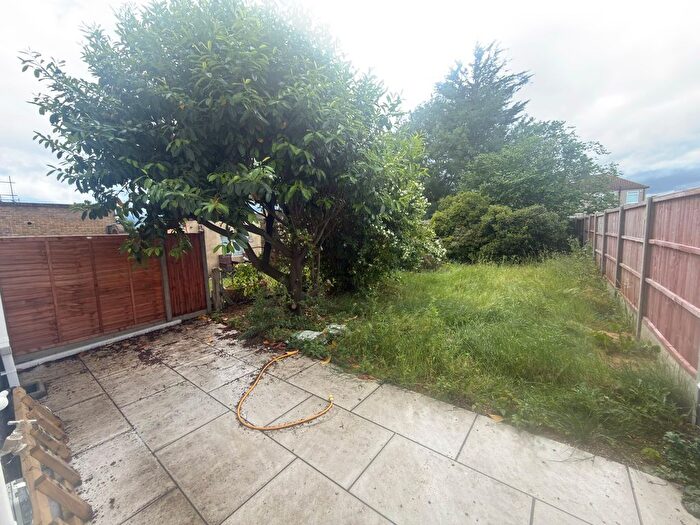 4 Bedroom Terraced House To Rent In Rainham, RM13