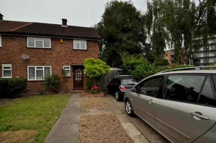 3 Bedroom Property To Rent In Gap Road, London, SW19