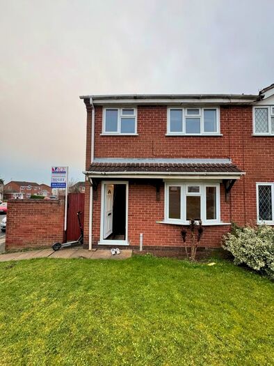 3 Bedroom Semi-Detached House To Rent In Galleywood Drive, Leicester, LE4