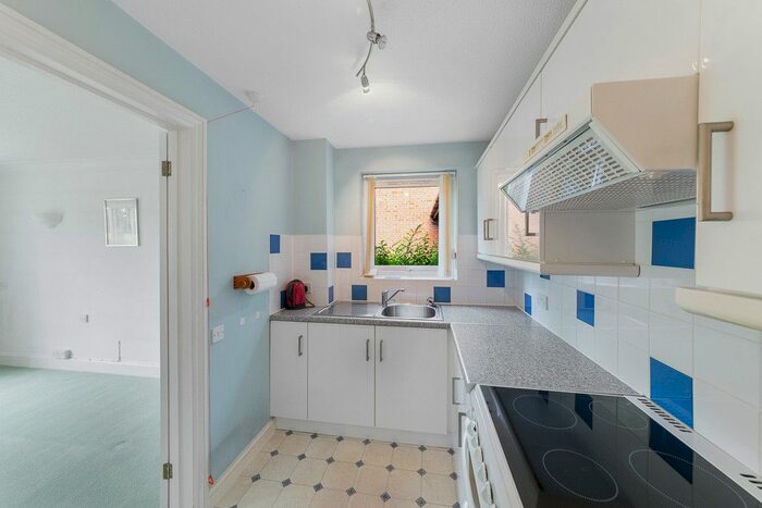1 Bedroom Flat To Rent In Greville Court, Greville Park Road, Ashtead, Surrey, KT21