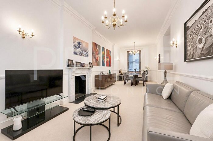 2 Bedroom Flat To Rent In Berkeley Street, Mayfair, London, W1J