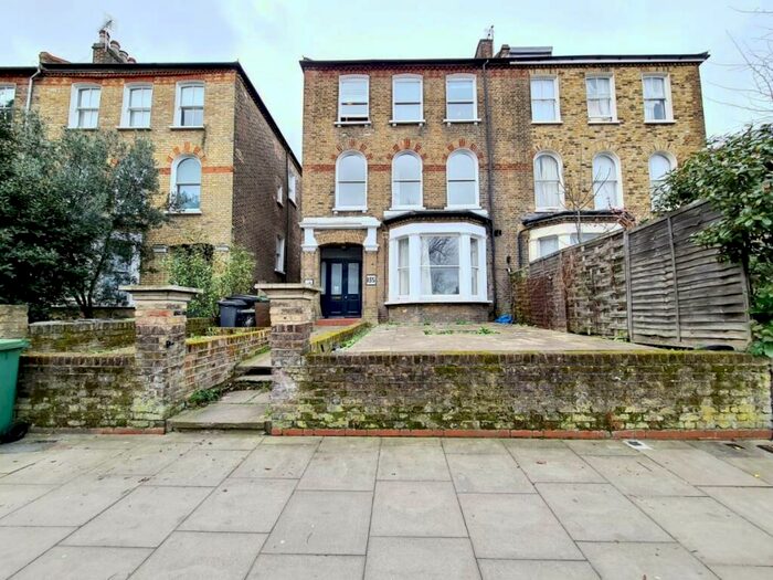 3 Bedroom Flat To Rent In Brecknock Road, Tufnell Park, N19