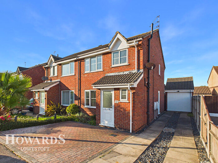3 Bedroom Semi Detached House For Sale In Teesdale, Lowestoft, NR33