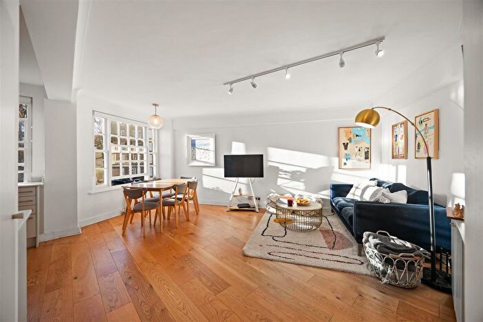 1 Bedroom Flat For Sale In Eton College Road, London, NW3