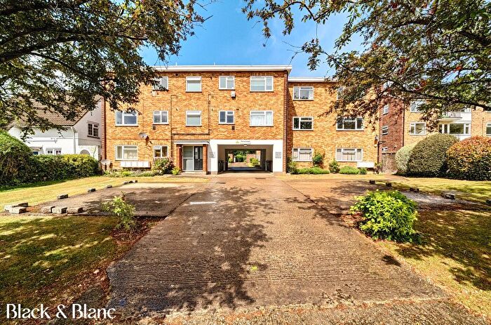 2 Bedroom Flat To Rent In Blakeney Road, Beckenham, BR3