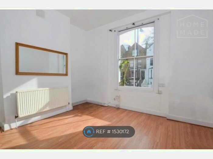 2 Bedroom Flat To Rent In Sandringham Road, London, E8