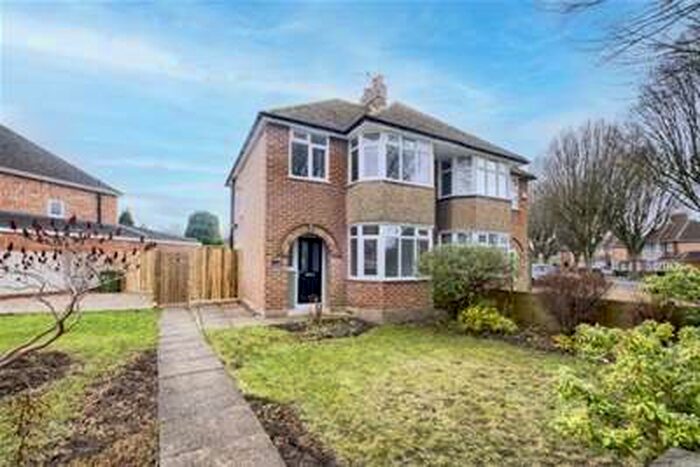 3 Bedroom Semi-Detached House To Rent In Summerton Road, Whitnash, Leamington Spa, CV31