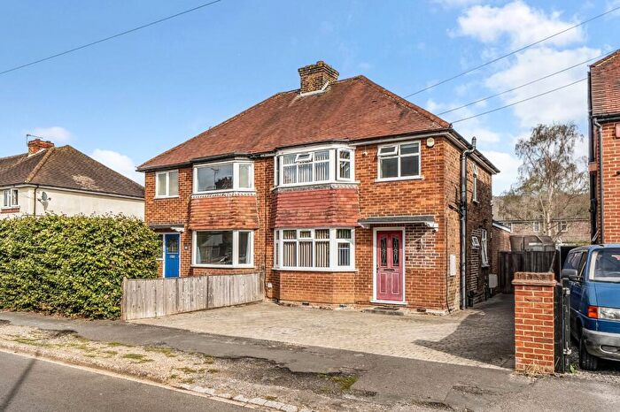 3 Bedroom Semi Detached House For Sale In Tockley Road, Burnham, SL1