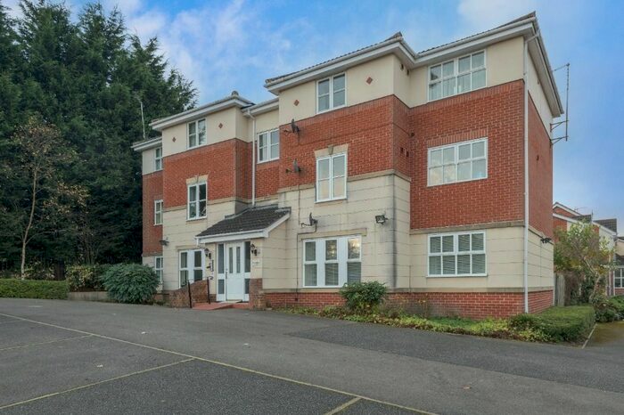 2 Bedroom Flat To Rent In Tanglewood, Leeds LS11