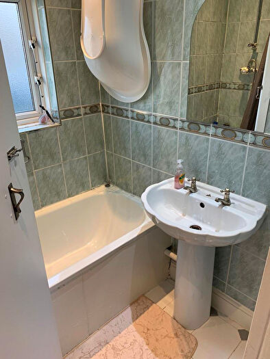 1 Bedroom Flat To Rent In North Street, Barking, London, IG11