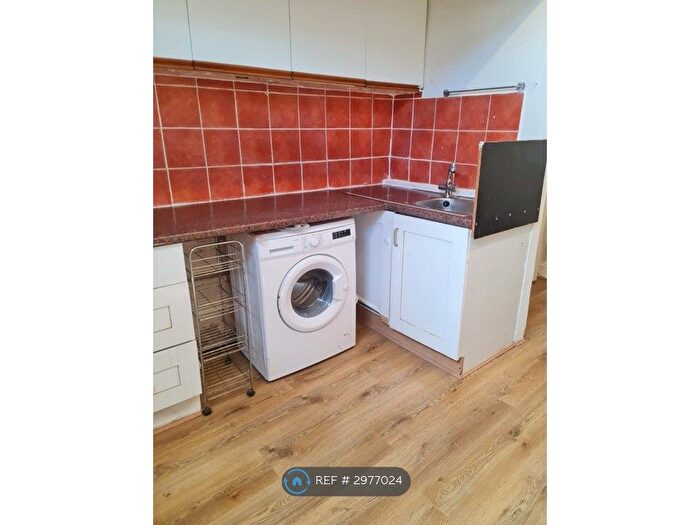 1 Bedroom Flat To Rent In Station Road, London, NW4