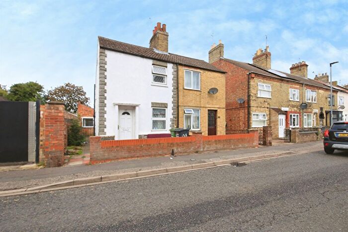 2 Bedroom End Of Terrace House For Sale In Star Road, Peterborough, PE1