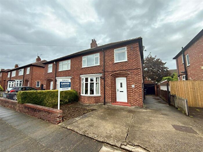 3 Bedroom Semi Detached House For Sale In Swaledale Avenue, Darlington, DL3
