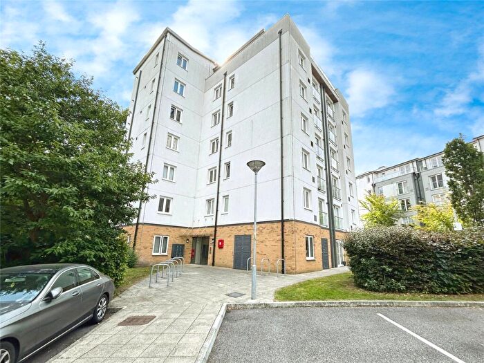 2 Bedroom Apartment For Sale In West Green Drive, Crawley, West Sussex, RH11