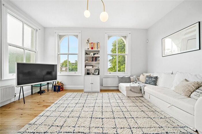 2 Bedroom Apartment To Rent In Crescent Wood Road, London, SE26