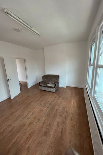 1 Bedroom Flat To Rent In Green Lanes, Finsbury Park, N4