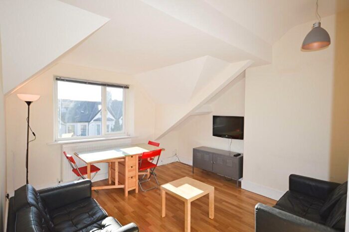 3 Bedroom Apartment To Rent In £.pppw Sanderson Road, Jesmond, NE2